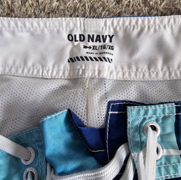 Old navy mens swim shorts - XL - Picture 3 of 3